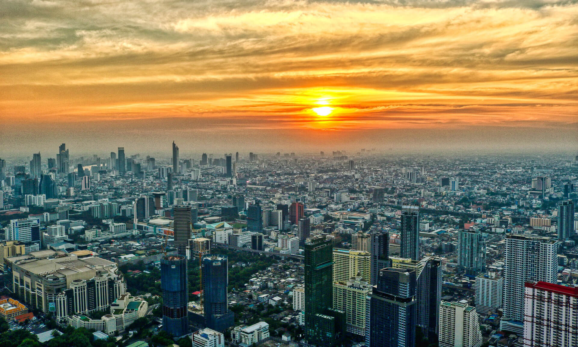 【2021年版】タイ経済の最新動向 | タイランド4.0に影を落とす〝中進国の罠〟とは？
